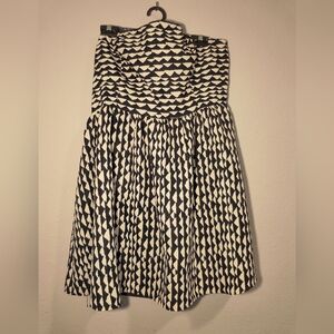 Forever 21+ Strapless Fit And Flare Geometric Black and Off White Dress - 2X